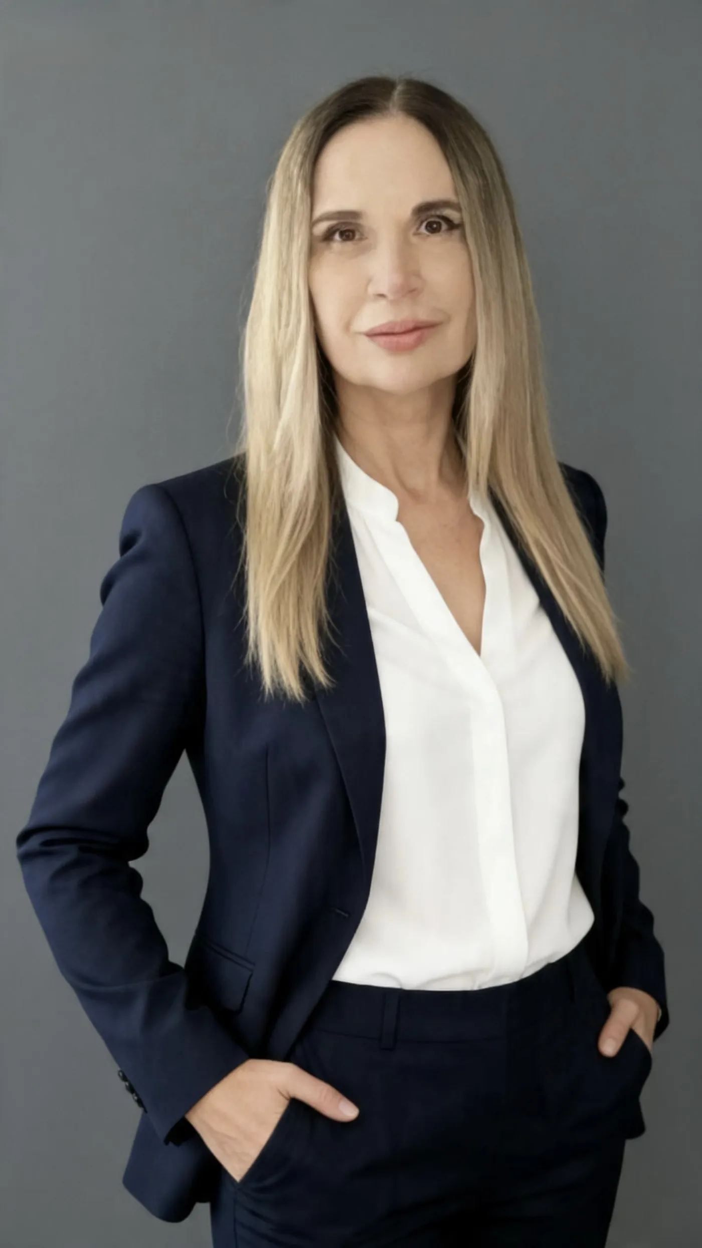 Retrato profesional de la Dra. Patricia Romero Pfaff